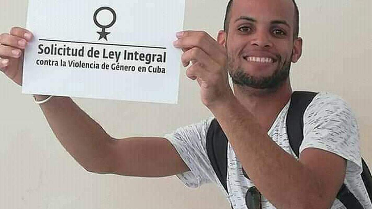 El activista cubano Raúl Soublett López fue premiado por su proyecto digital audiovisual “En Estéreo Podcast” en la categoría de “revelación Cuba” de los Latin Podcast Awards del 2021 (Foto tomada del perfil de Facebook de Raúl Soublett López)