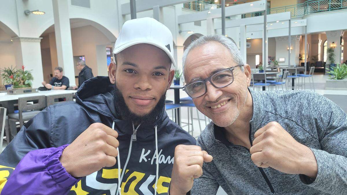 Raynel Mederos junto al profesor Jorge Rubio encabeza este sábado una embajada de cuatro boxeadores cubanos en la velada de Don King en el Casino Miami Jai-Alai.