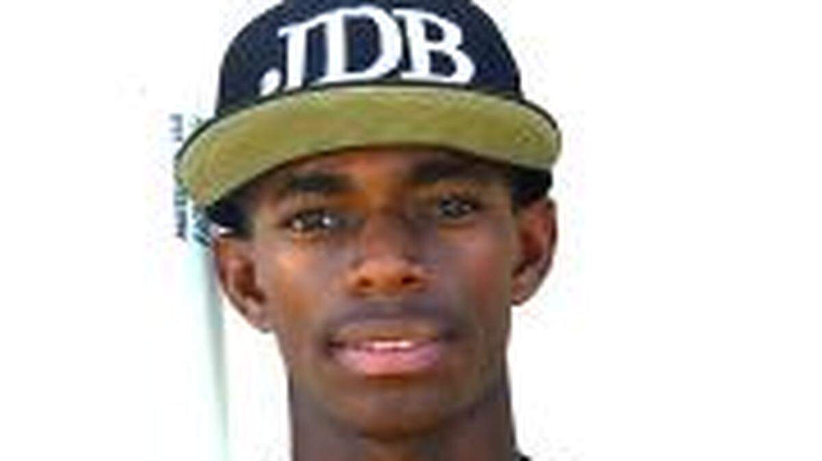 ALEXANDER VARGAS firma con los Yankees.