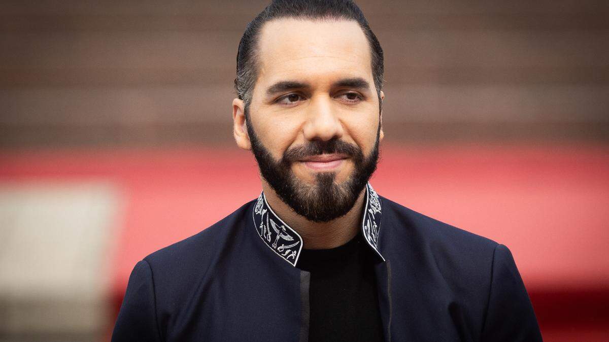 El presidente de El Salvador, Nayib Bukele, asiste a un evento en el monumento al Libertador General San Martín en Buenos Aires, Argentina, el 30 de septiembre de 2024.