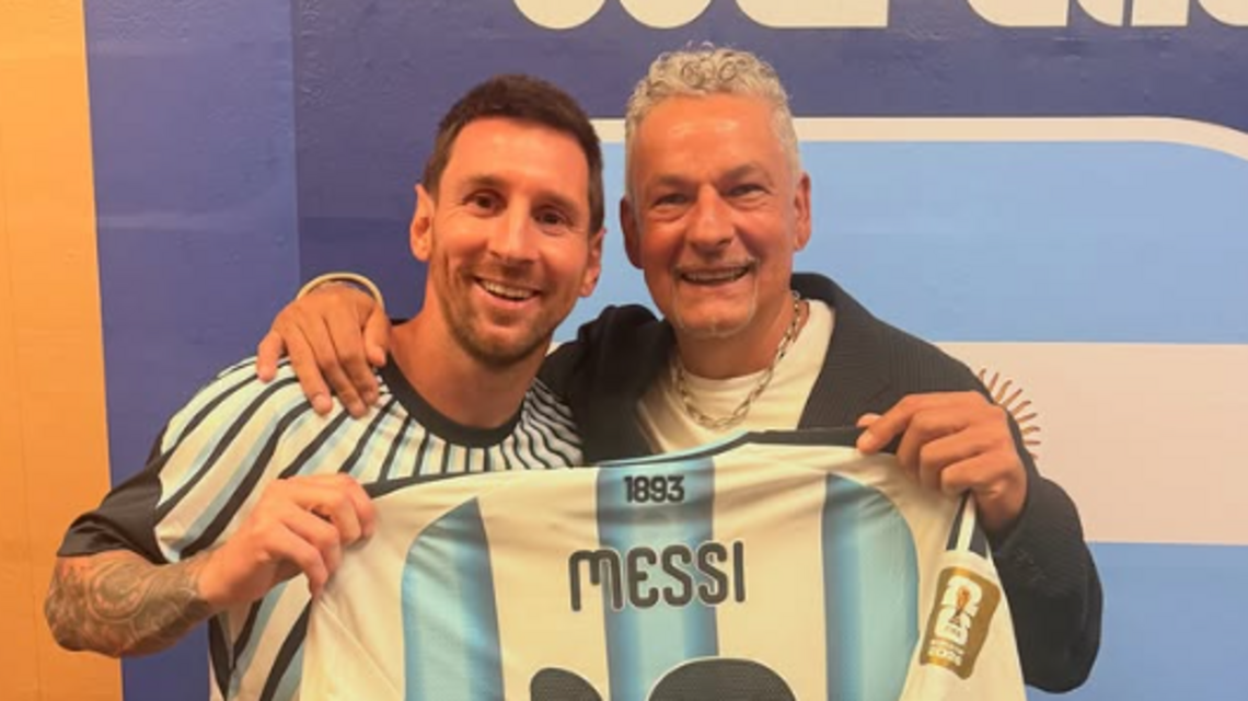 Messi le regala su camiseta a una leyenda del fútbol tras el duro partido ante Suiza en cuartos del Mundial
