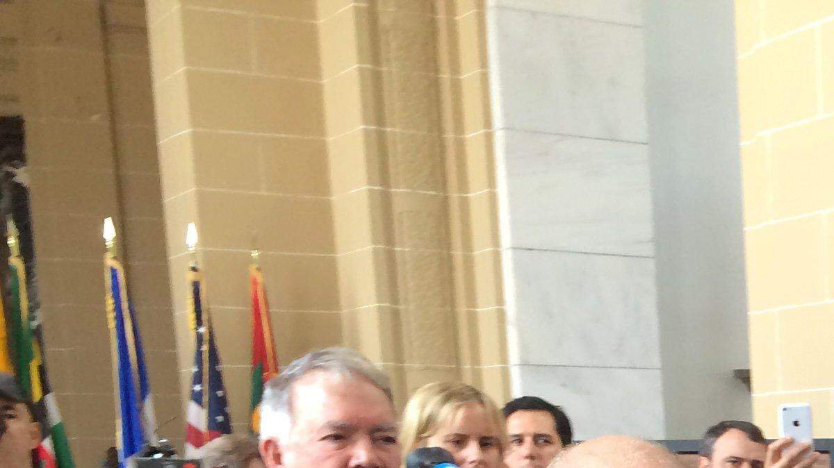 Delcy Rodríguez, canciller de Venezuela, y José Luis Rodríguez Zapatero, ex presidente del gobierno español, llegan el martes 21 de junio a la sede la Organización de Estados Americanos en Washington, DC. 