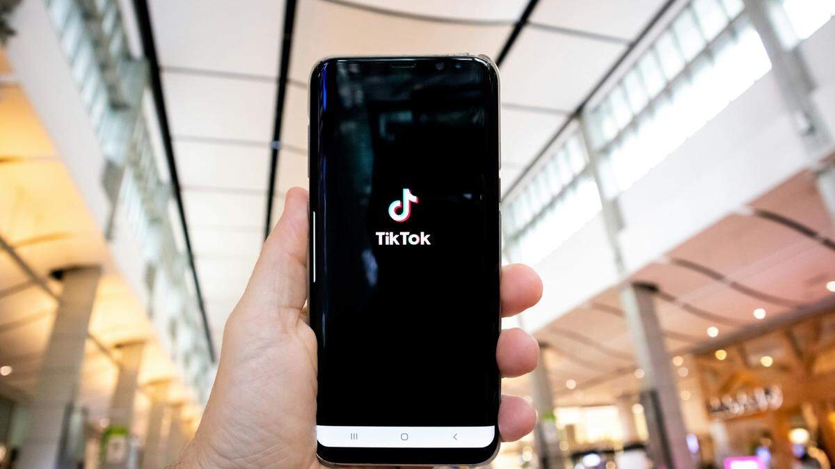 TikTok informó este miércoles que llevará a los tribunales la ley aprobada por el Congreso de Estados Unidos que obliga a ByteDance, un conglomerado tecnológico chino, a vender las operaciones de red social en el país norteamericano o enfrentar una prohibición para operar.