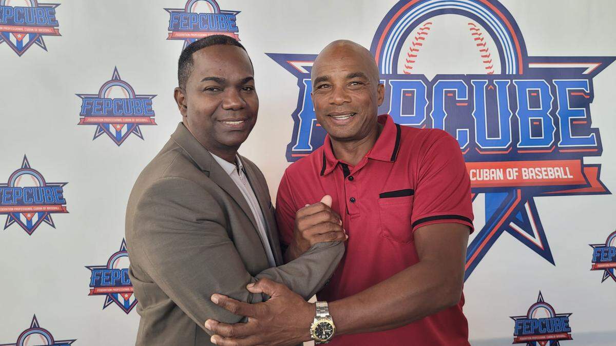 Edison Rentería (izq.) no recuerda la fecha exacta, pero sabe que hace mucho tiempo le confesó a Orlando “El Duque’’ Hernández cuánto le gustaría que un equipo de cubanos de Miami jugase en la Serie Latinoamericana.