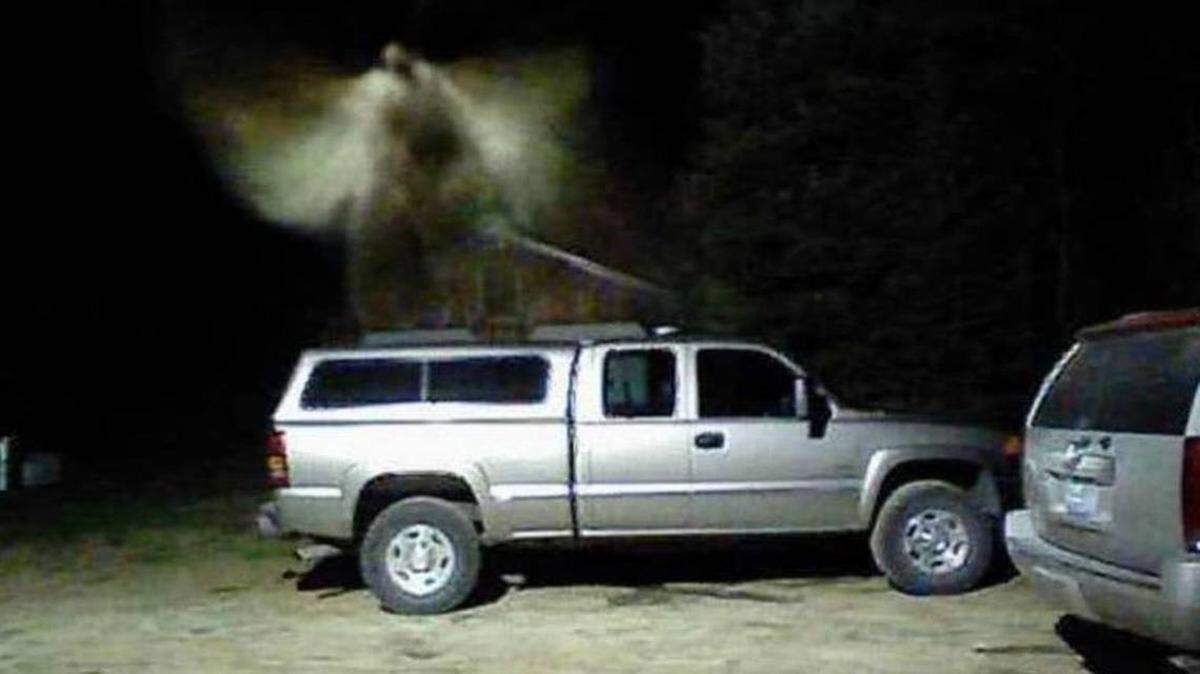 Una cámara de seguridad captó esta imagen en East Jordan, Michigan.