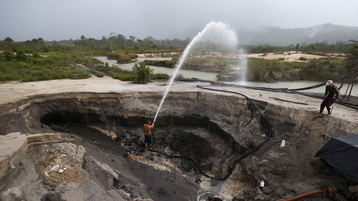 Tras acceder al petróleo, reportan que EEUU intentará explotar el oro venezolano