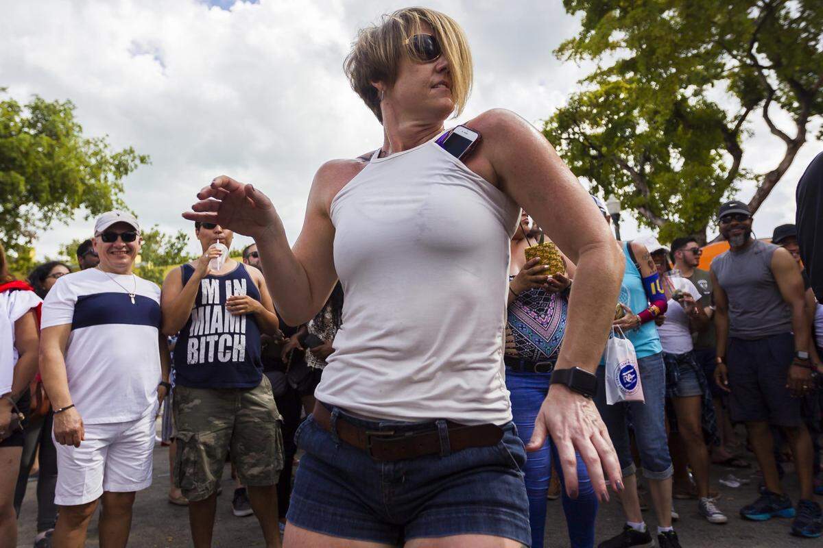 Heather Moncada baila en el Carnaval de la Calle Ocho en la Pequeña Habana el 11 de marzo del 2018.