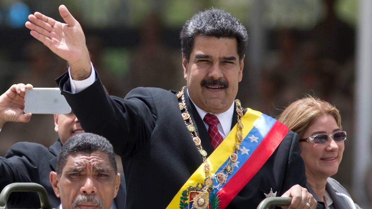 Nicolás Maduro, presidente de Venezuela, junto a su esposa, Cilia Flores, durante un desfile militar por el Día de la Independencia en Caracas, el pasado 5 de julio de 2018.