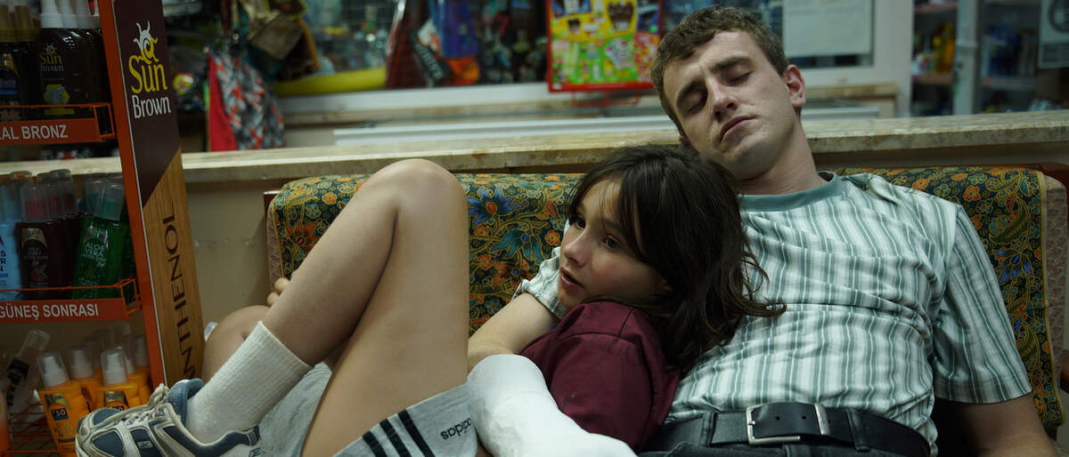 O Cinema Miami Beach estrena ‘Aftersun’ (2022) de la directora Charlotte Wells.