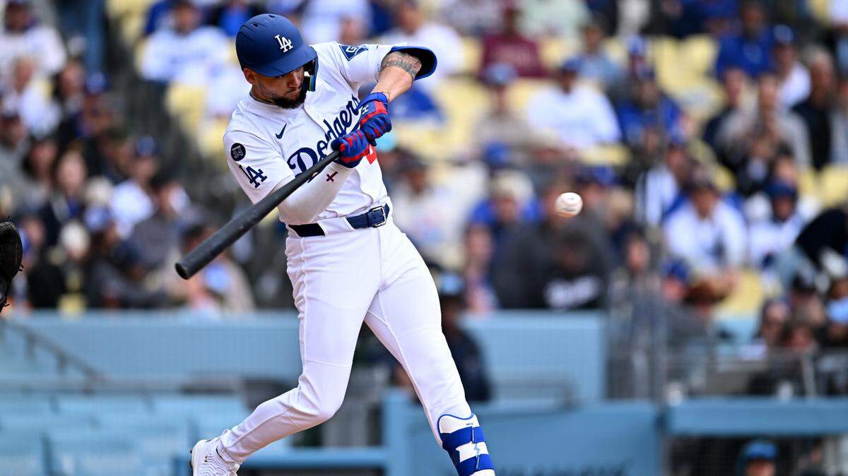 El jardinero de los Dodgers de Los Angeles Andy Pagés firmó una actuación inolvidable entre el 21 y el 27 de abril donde disparó 13 imparables en 20 turnos al bate, incluyendo tres cuadrangulares, dos dobles y seis carreras impulsadas.