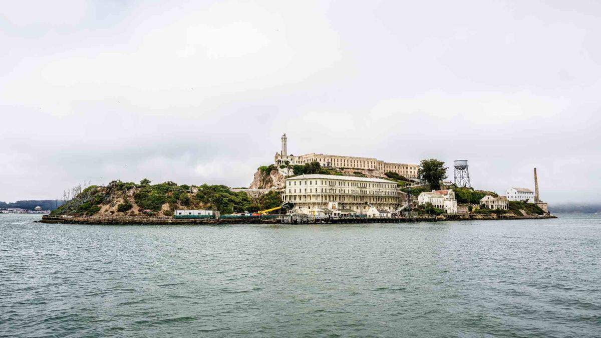 Ubicada en la Isla de Alcatraz frente a la costa de San Francisco, California, la cárcel de máxima seguridad funcionó desde 1934 a 1963.