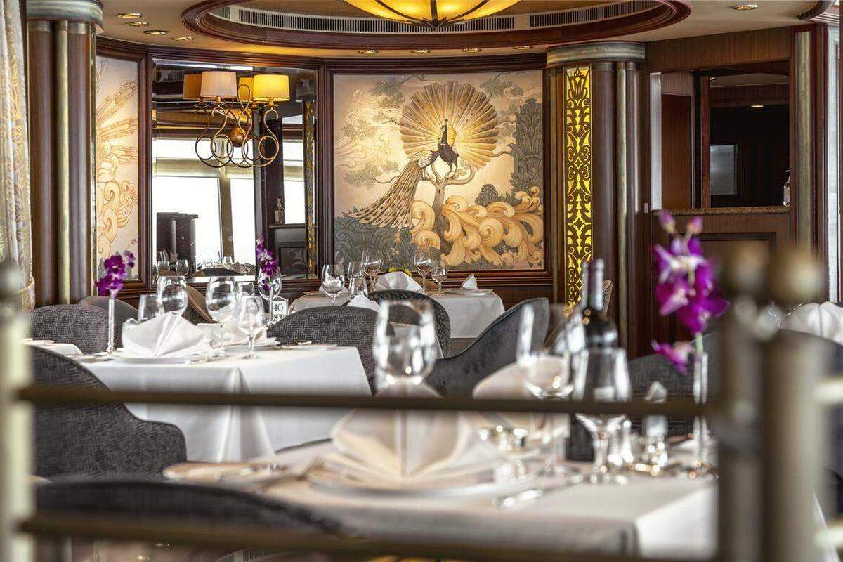 El restaurante Queens Grill del Queen Elizabeth.