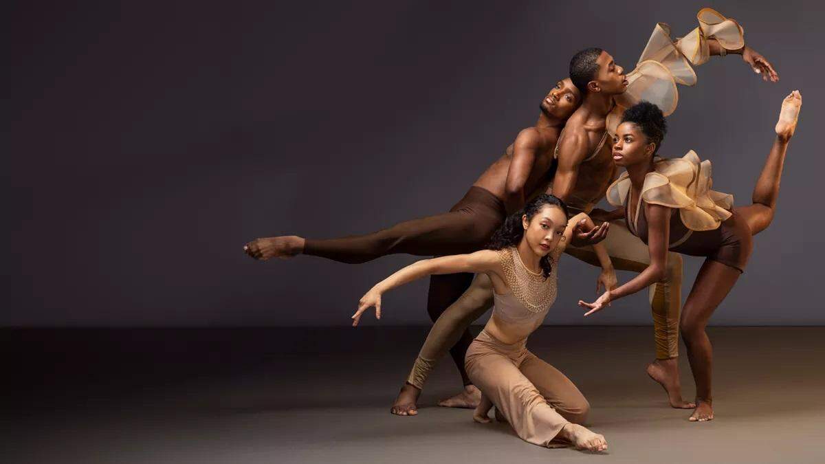 Dance at Arsht Ailey II: The Next Generation of Dance en el Arsht Center.