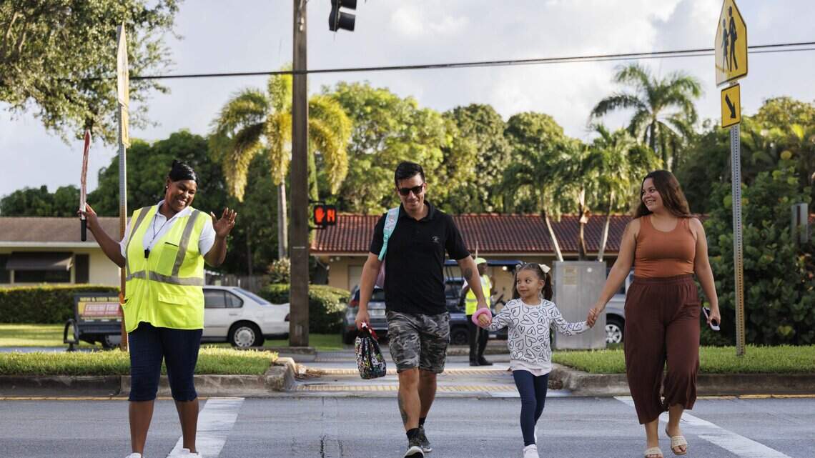 Miles de estudiantes de Miami-Dade regresan a clases para iniciar el nuevo año escolar