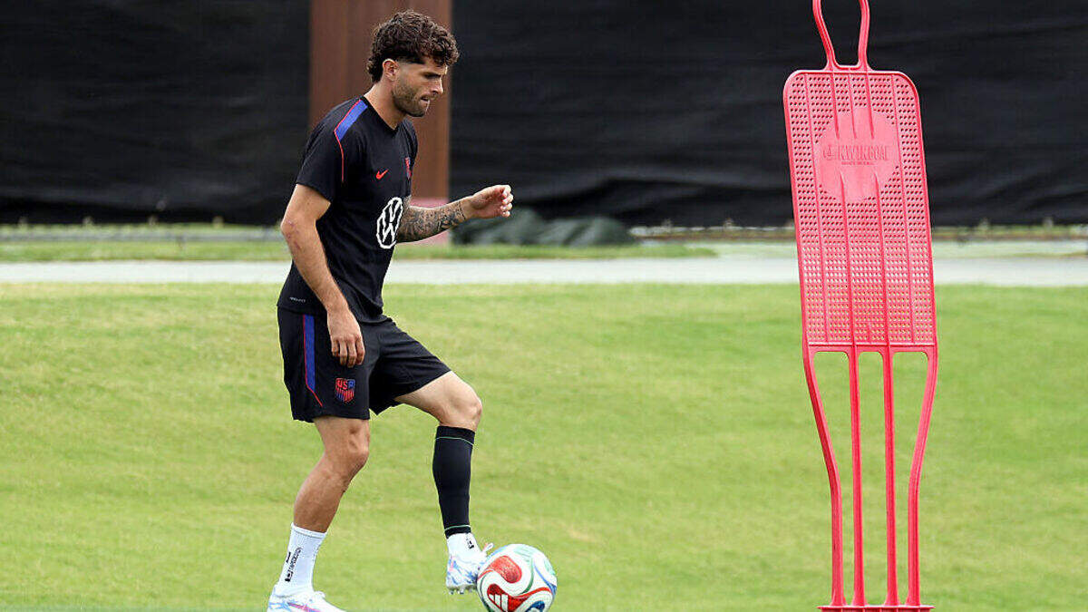 El delantero de Estados Unidos Christian Pulisic no ha jugado desde que fue sustituido en el descanso del primer partido frente a Paraguay por una lesión en la pantorrilla izquierda, aunque esta semana ha vuelto a entrenar con el equipo al completo.