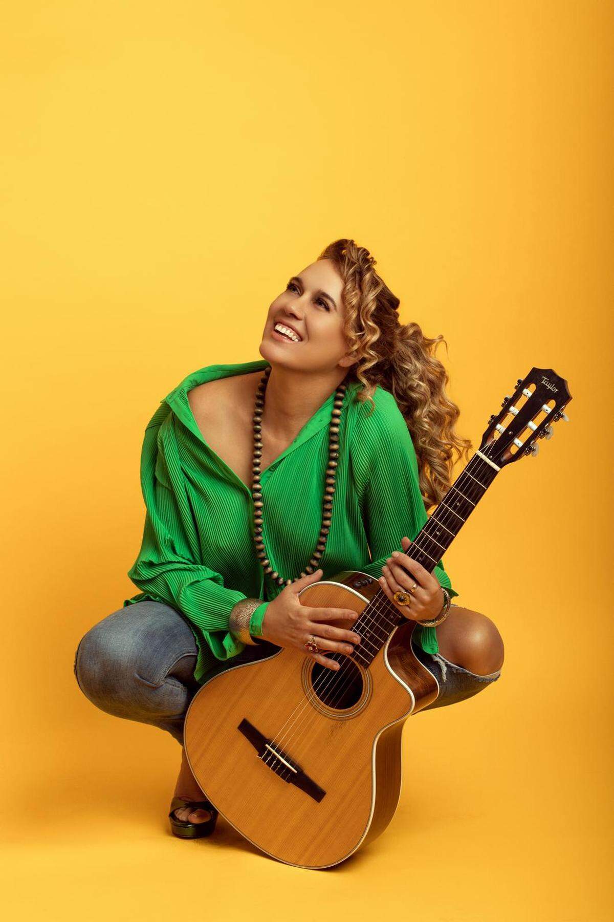 Niuver hace su versión de ‘Se nos rompió el amor’, de Rocío Jurado. ‘Los clásicos sobreviven porque cada generación los hace suyos de manera distinta’, dice.