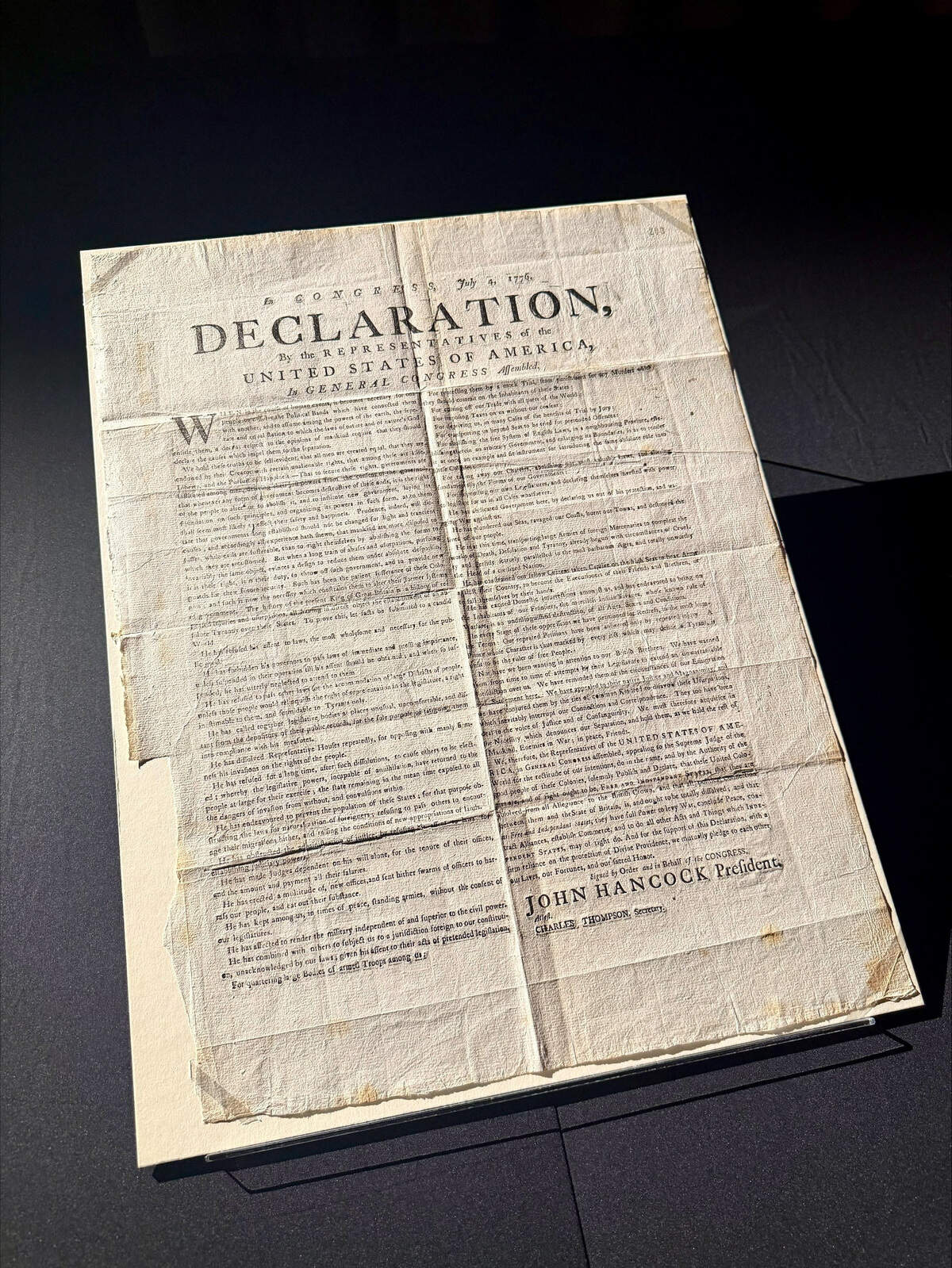 En esta imagen de archivo facilitada a Reuters el 3 de julio de 2026, se muestra un ejemplar de 1776 de la Declaración de Independencia de los Estados Unidos —uno de los 11 ejemplares supervivientes de las llamadas “Declaraciones de Exeter” y el primero hallado fuera de Estados Unidos—, descubierto en los Archivos Nacionales de Kew, (suroeste de Londres).