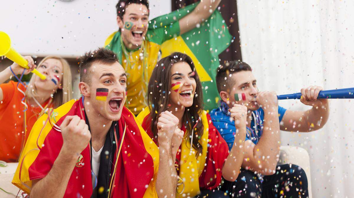Los ciberdelincuentes aprovechan el gran interés y entusiasmo de los aficionados al fútbol por el Mundial de 2026 para engañarlos y estafarlos.