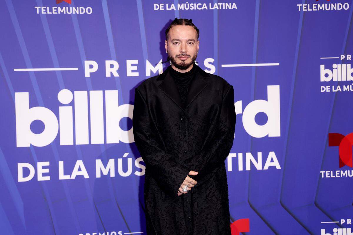 PREMIOS BILLBOARD DE LA MÚSICA LATINA 2024 -- “Red Carpet” -- Pictured: J Balvin in Miami, FL on October 17, 2024 -- (Photo by: John Parra/Telemundo)