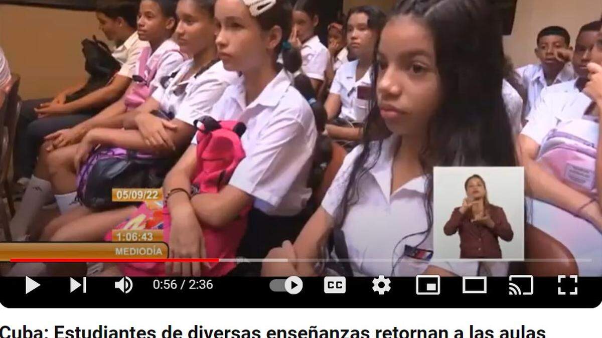 Estudiantes de una escuela secundaria en Cuba, donde el gobierno obligará a menores a producir alimentos y recibir mayor adoctrinamiento político.