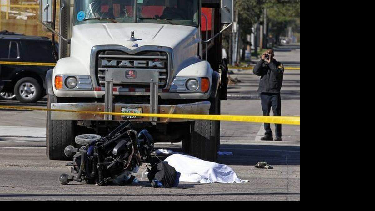 El accidente tuvo lugar a alrededor de las 10 a.m. en la calle 23 y la avenida 22 del noroeste.