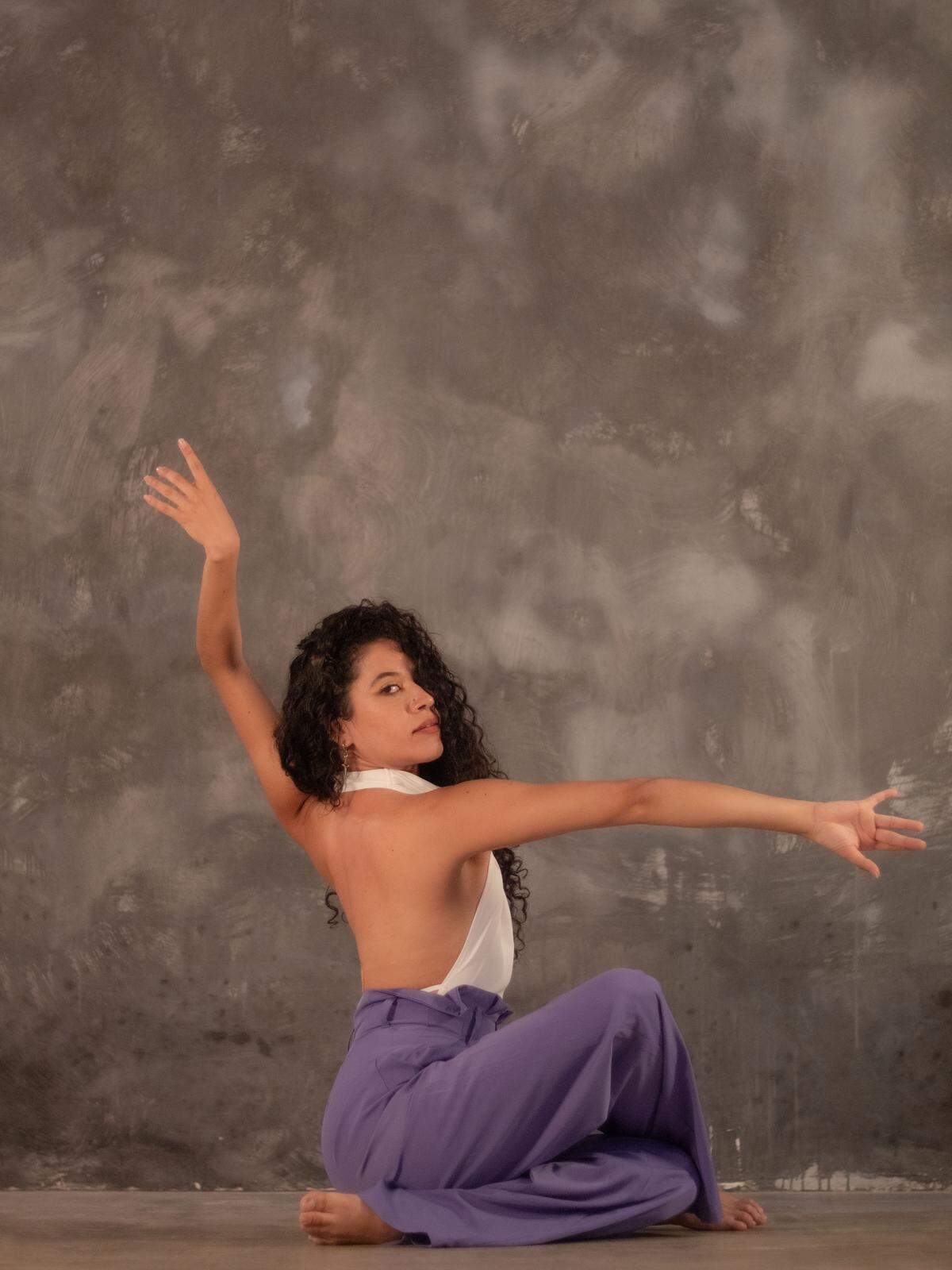 La artista y coreógrafa flamenca Alondra Matamoros creará un nuevo solo para MIAMI DANCES. 