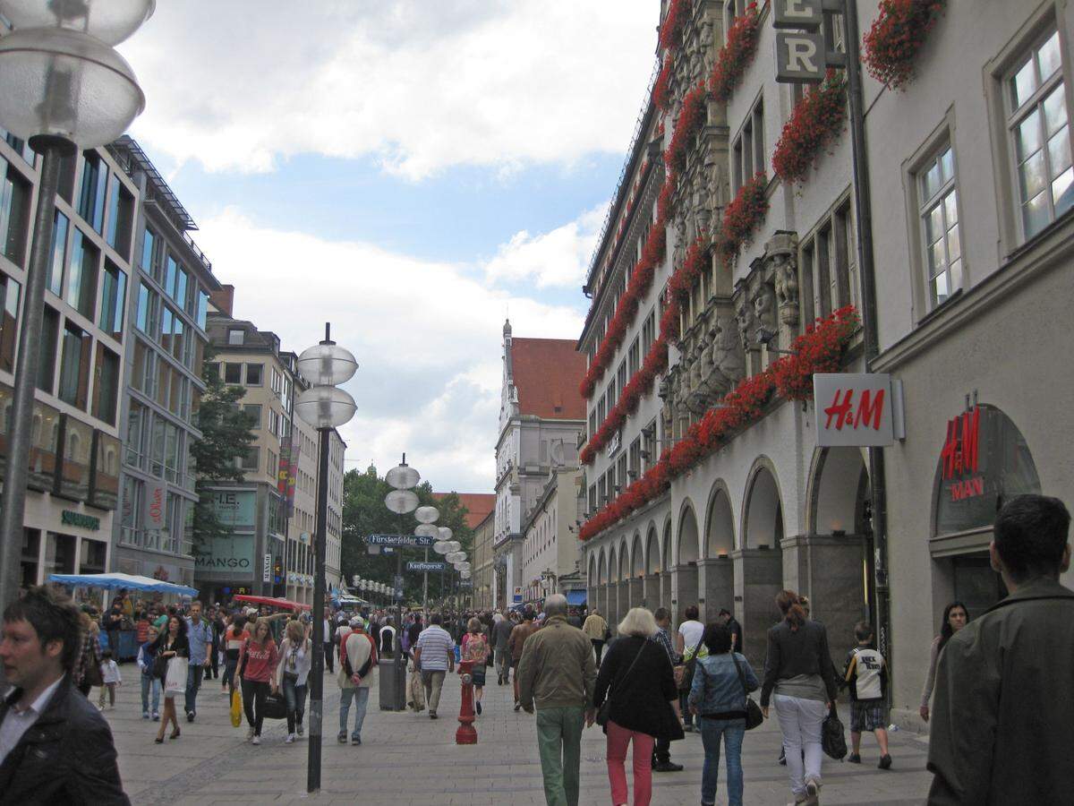 Neuhauser Strasse, la principal zona peatonal de la ciudad de Múnich.