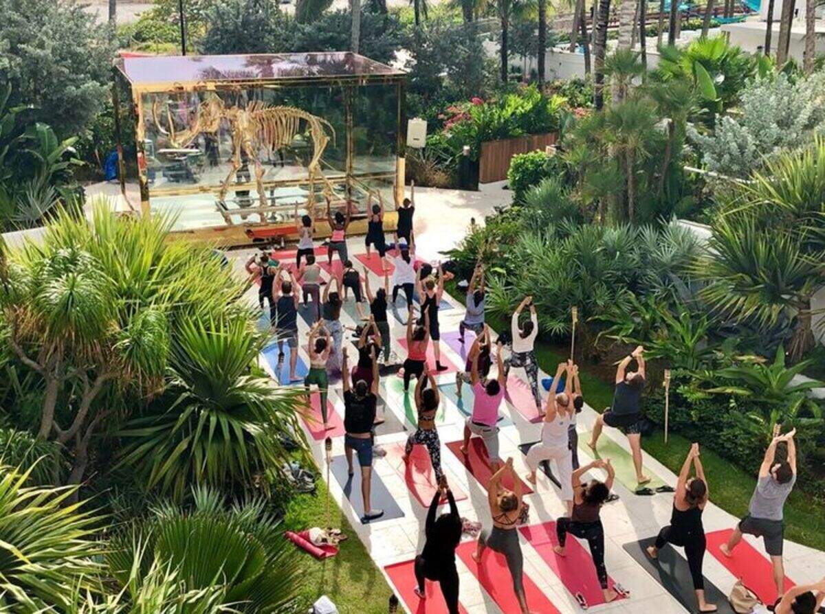 Yoga en las instalaciones del hotel Faena. 
