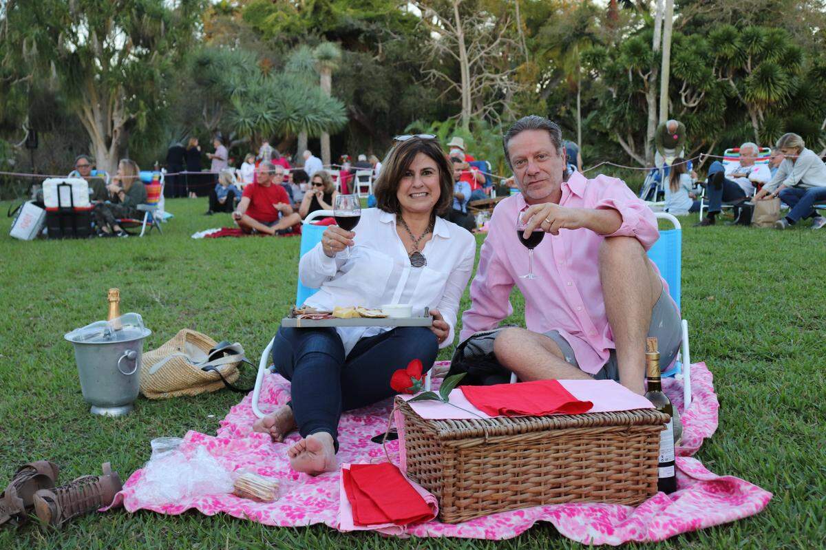 Fairchild Tropical Botanic Garden presenta “Love in the Garden”, con bandas de jazz en vivo.