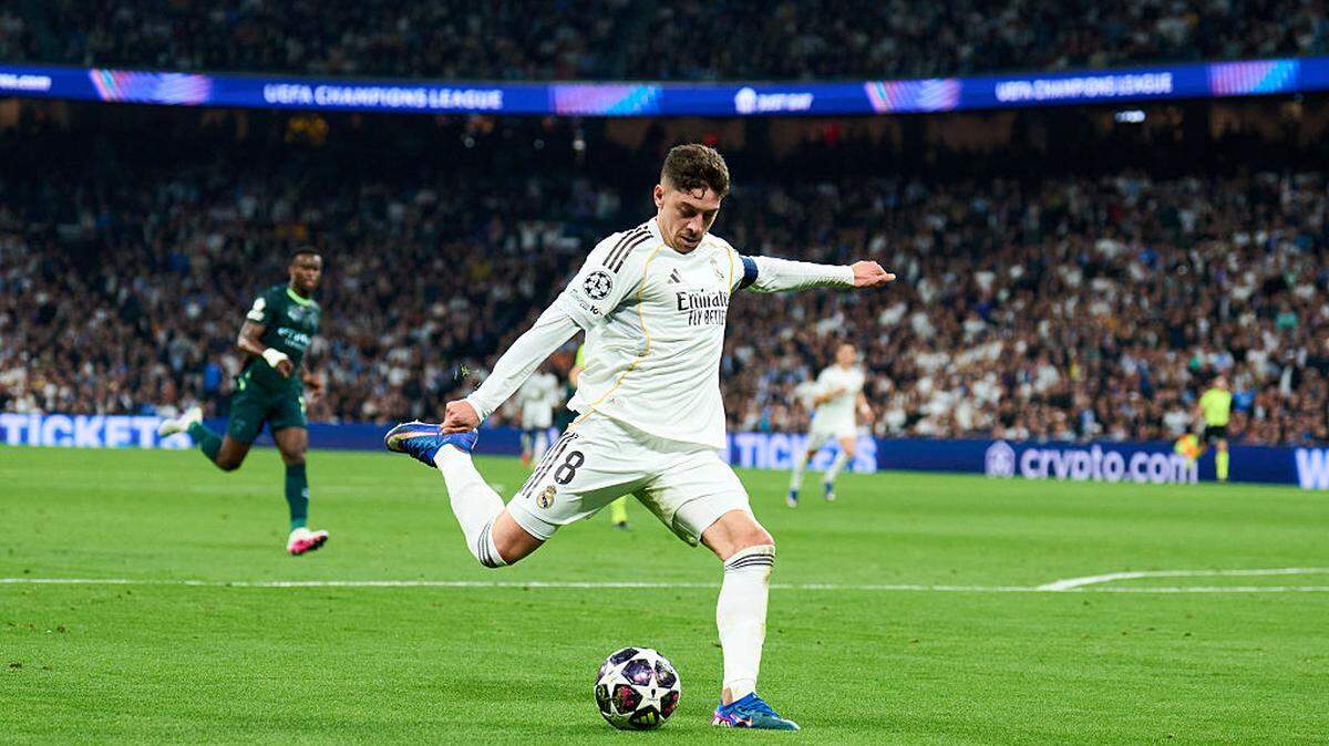 Un descomunal Fede Valverde se vistió de Kylian Mbappé y con un triplete le dio el triunfo al Real Madrid 3-0 ante el Manchester City, el miércoles en el partido de ida de octavos de final de la Liga de Campeones celebrado en el Estadio Santiago Bernabéu.  

