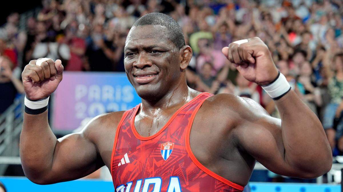 El luchador Mijaín López se convirtió en el único atleta en ganar cinco títulos olímpicos consecutivos en una misma especialidad y en cualquier deporte en los Juegos de París.