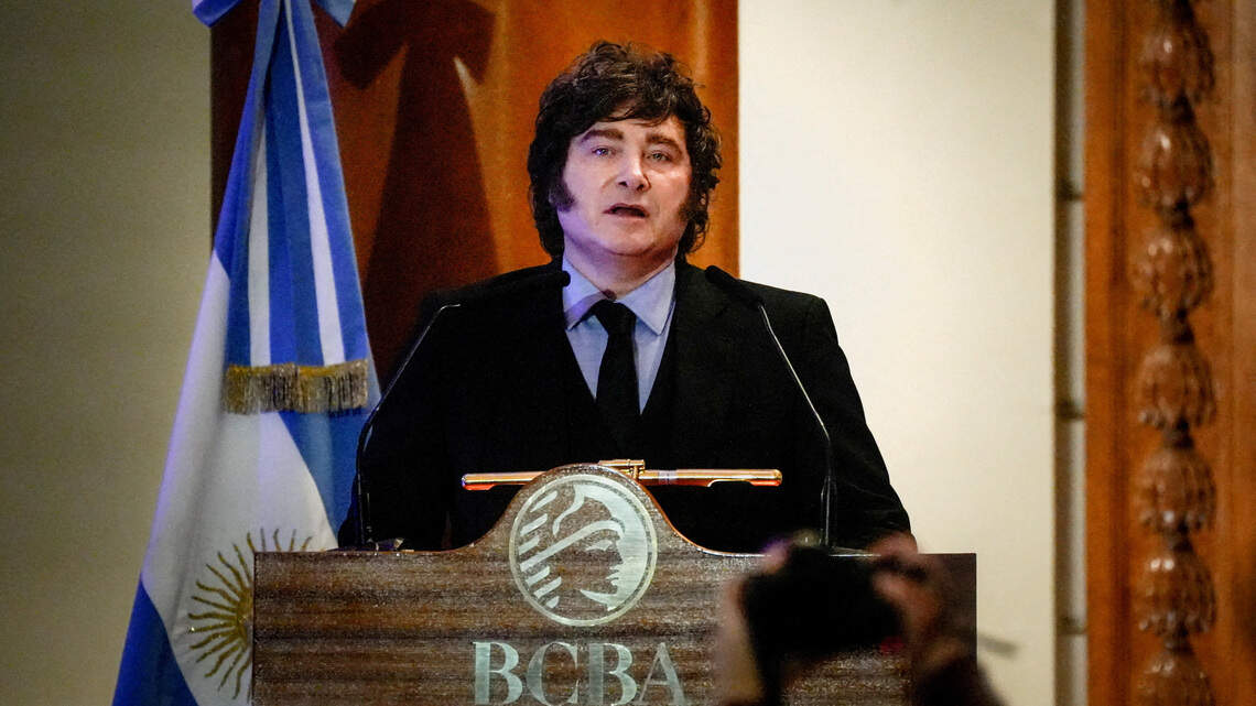 ¿Suiza o Inglaterra? Polémica por el destino del oro del Banco Central argentino
