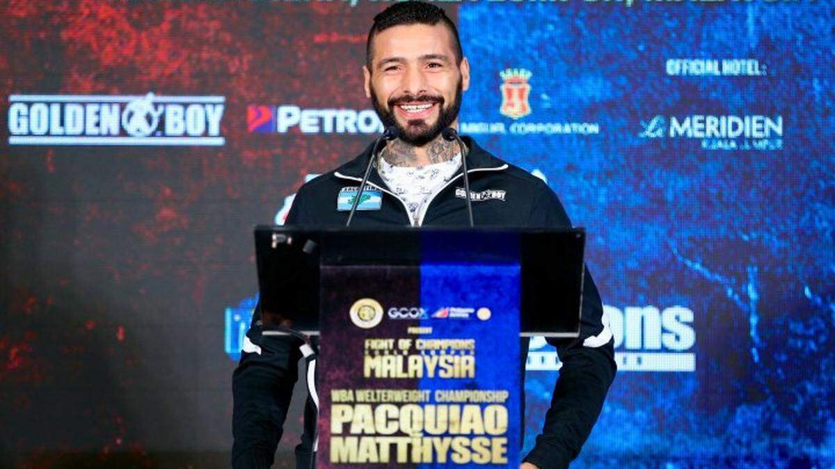 LUCAS MATHYSSE en conferencia de prensa en Kuala Lumpur.
