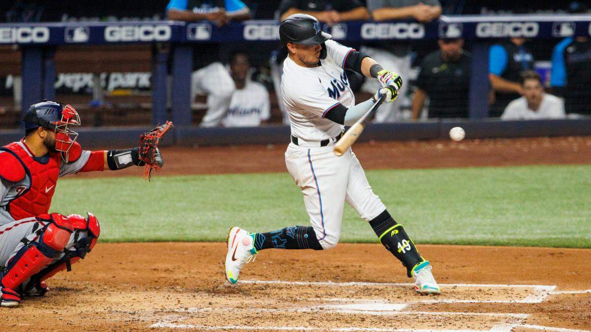 Según varios reportes de prensa, Miguel Rojas retornará con el equipo que le vio debutar en Grandes Ligas en el ya lejano 2014, los Dodgers de Los Angeles, a cambio de un prometedor jugador de cuadro, Jacob Amaya, quien se ubica en el puesto número 15 entre las mejores promesas de esa franquicia.