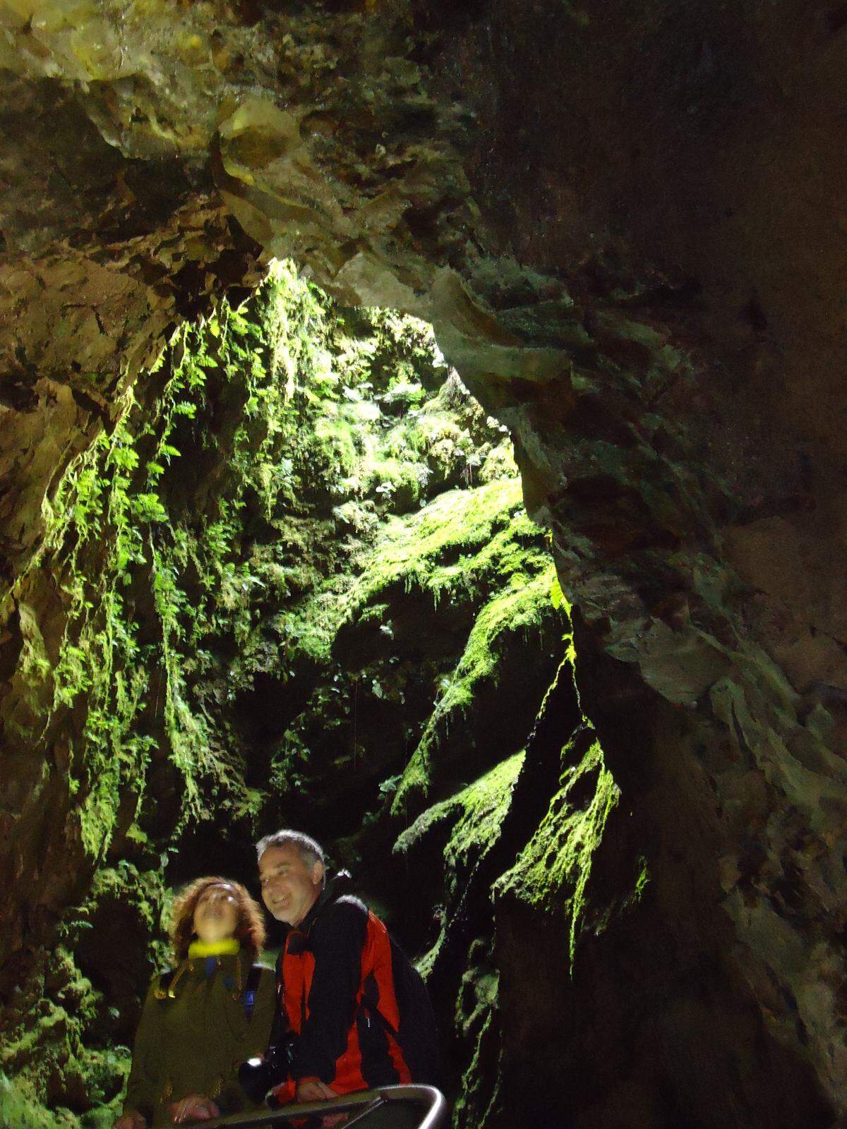 En el interior del volcán Algar do Carvão.