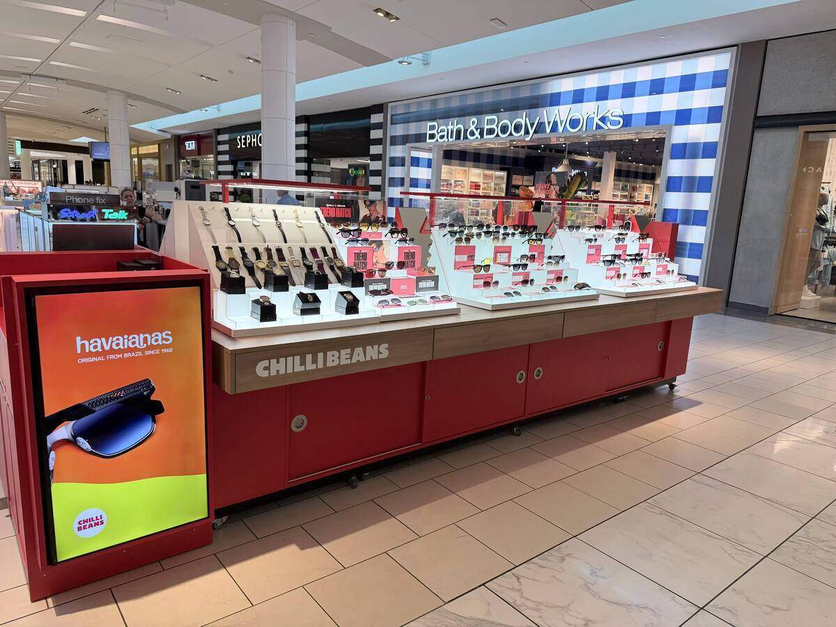La marca brasileña de gafas y accesorios Chilli Beans abrió un quiosco en el Dadeland Mall.