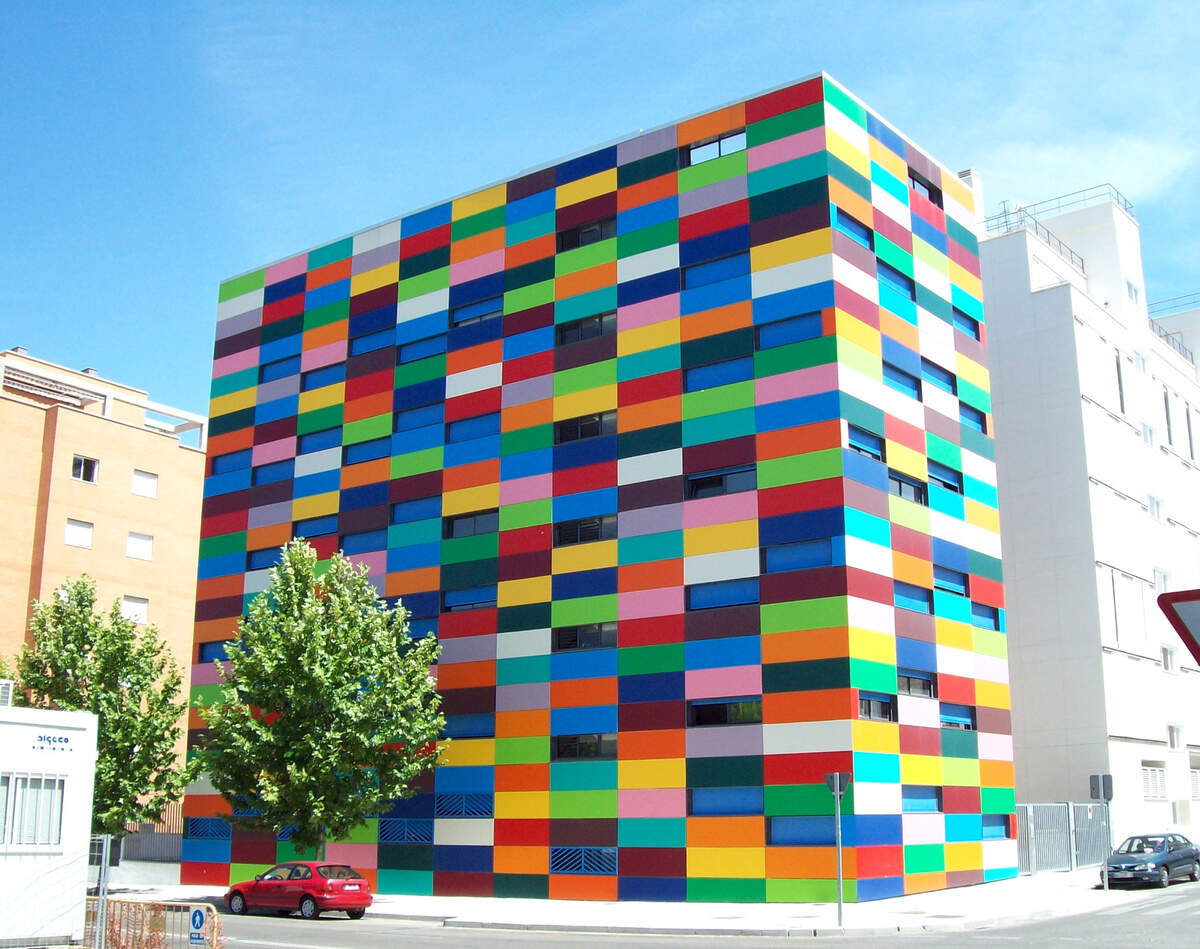 Vista del edificio de viviendas ‘Carabanchel 24’, en el distrito de Carabanchel, Madrid. Realizado por el arquitecto Rafael Cañizares Torquemada y terminado en el 2010.