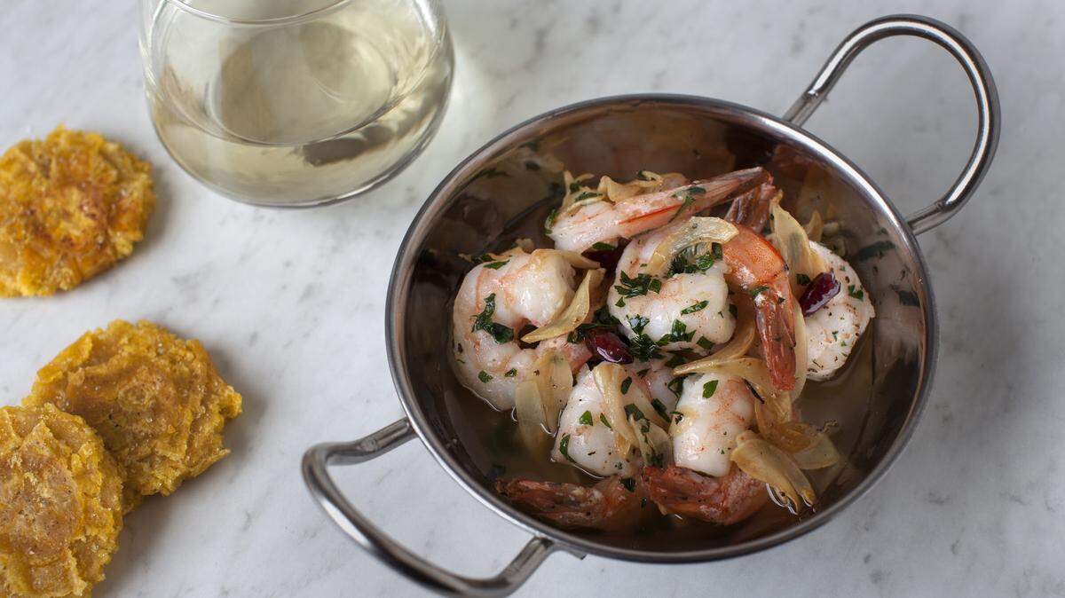 Camarones al ajillo.