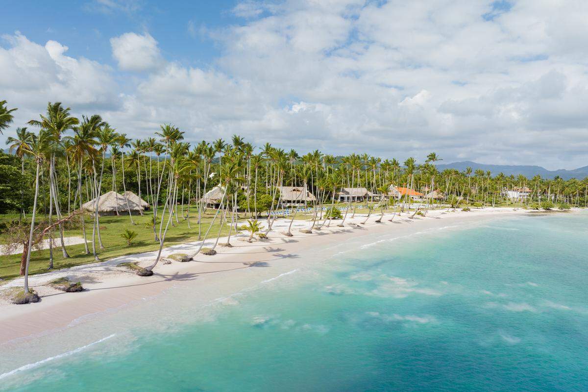 Playa en Wyndham Alltra Samaná.