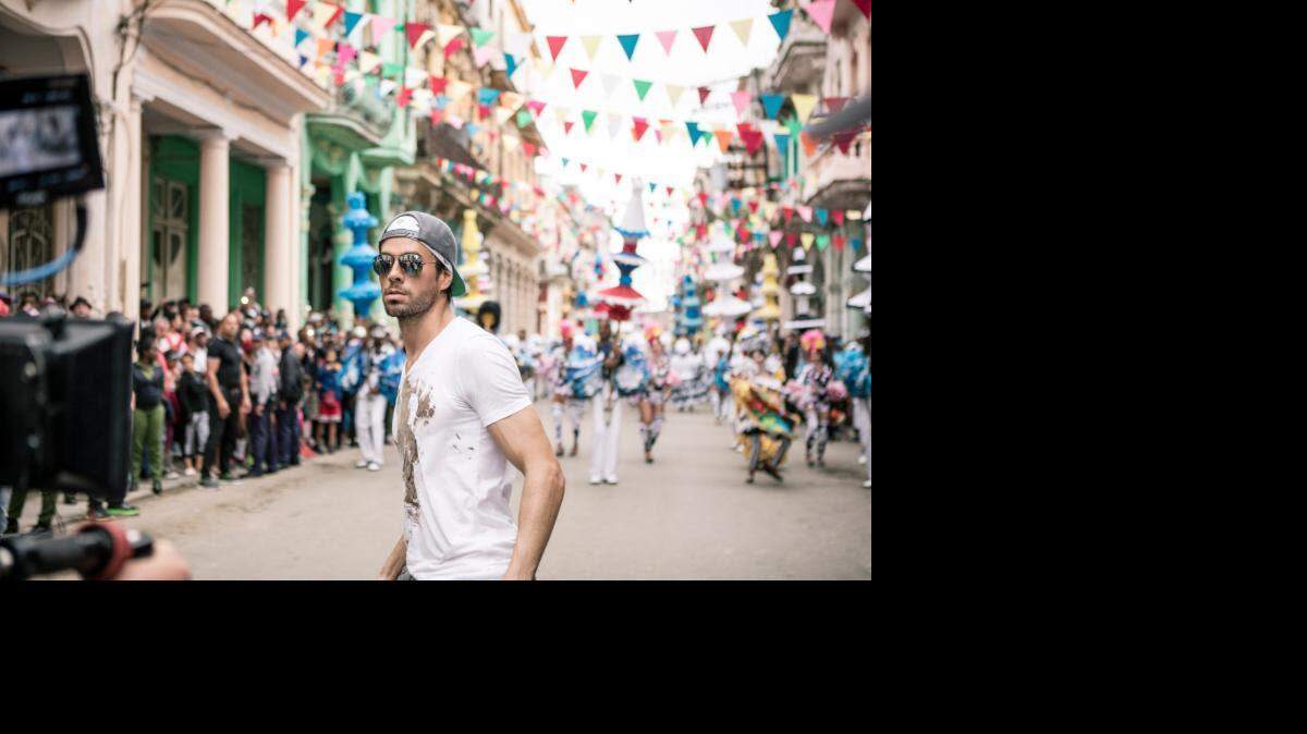 Enrique Iglesias filmó el video de 'Súbeme la radio' en Cuba, bajo la dirección de Alejandro Pérez.