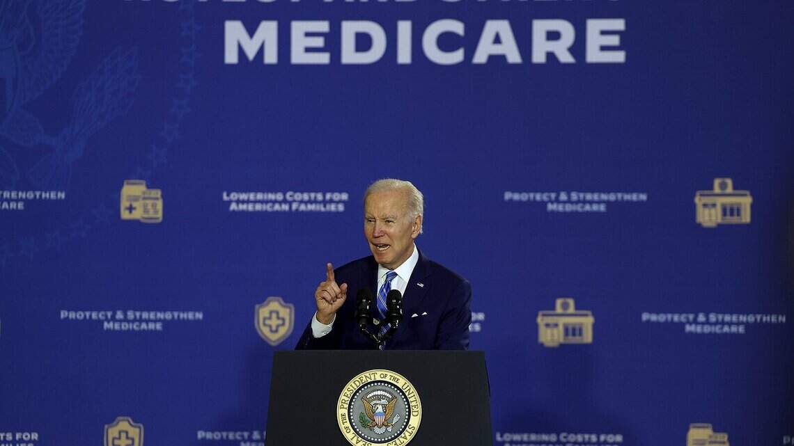 Adultos mayores, detectives contra avisos engañosos de Medicare Advantage