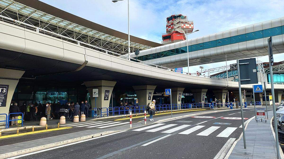 La Fontana di Trevi, en Roma, es uno de los destinos más populares entre los turistas que viajan a Europa. La imagen de archivo muestra el Aeropuerto de Roma-Fiumicino.