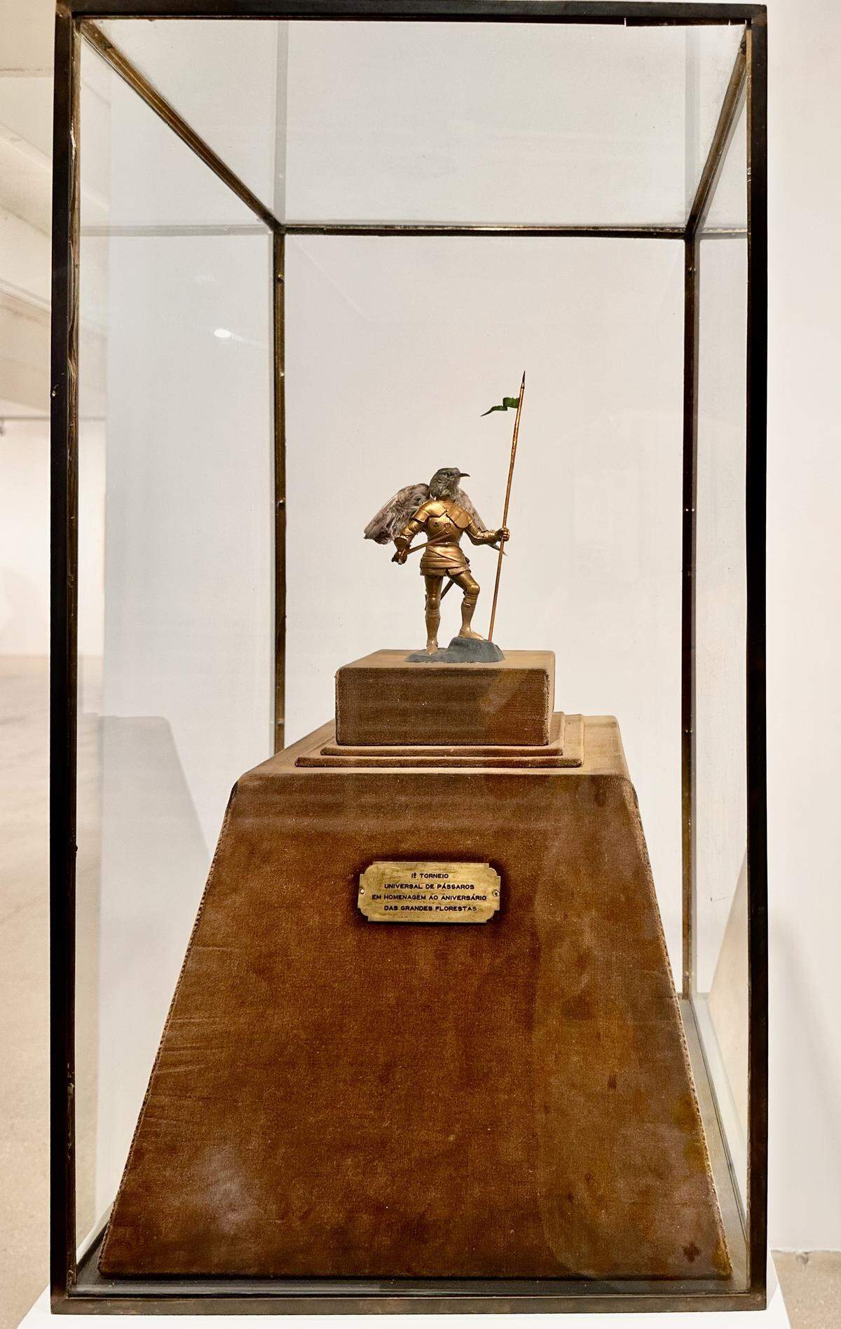 ‘Universal Tournament of Birds in Honor of the Anniversary of the Great Forest’, 1970 de Walter Caldas. 
