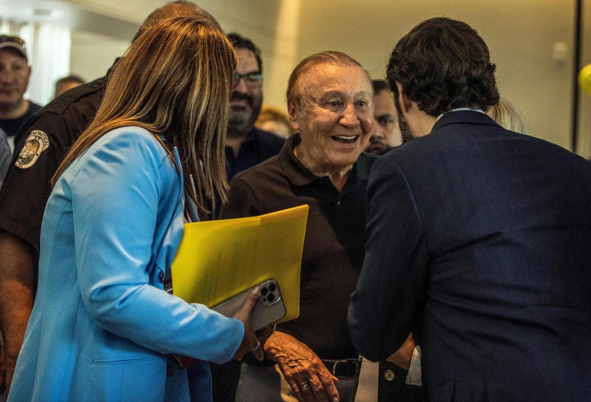 Preservando su mensaje contra la corrupción, que le permitió sorprender en la votación del 29 de mayo en Colombia, Hernández prometió hacer uso del marco legal vigente para luchar contra la corrupción en el país.