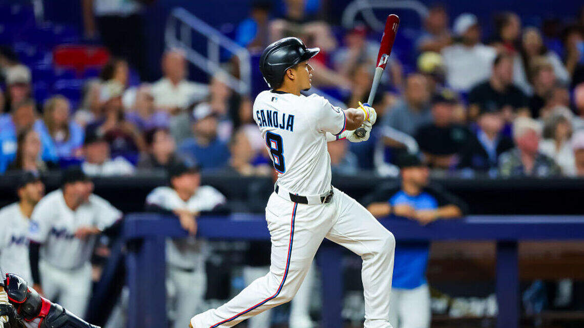 Los Marlins aplastan a los Bravos y vuelven a vivir una noche que no se veía desde el 2022