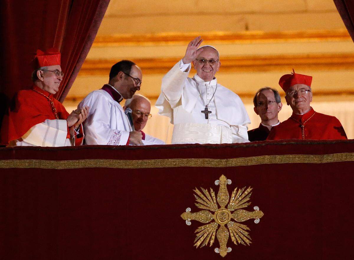 Tras la elección de Jorge Mario Bergoglio como papa, el 13 de marzo de 2013, desde el balcón del Vaticano.