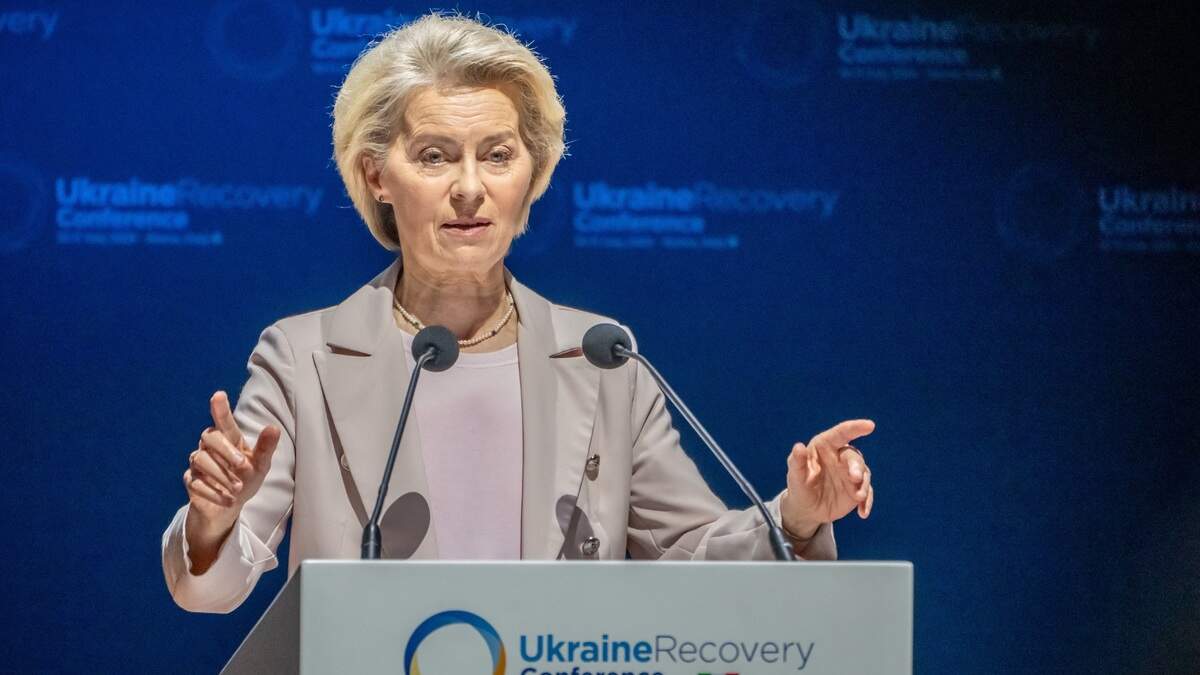 Ursula von der Leyen, presidenta de la Comisión Europea, habla en la conferencia de reconstrucción de Ucrania en Roma, Italia, el jueves 10 de julio de 2025.
