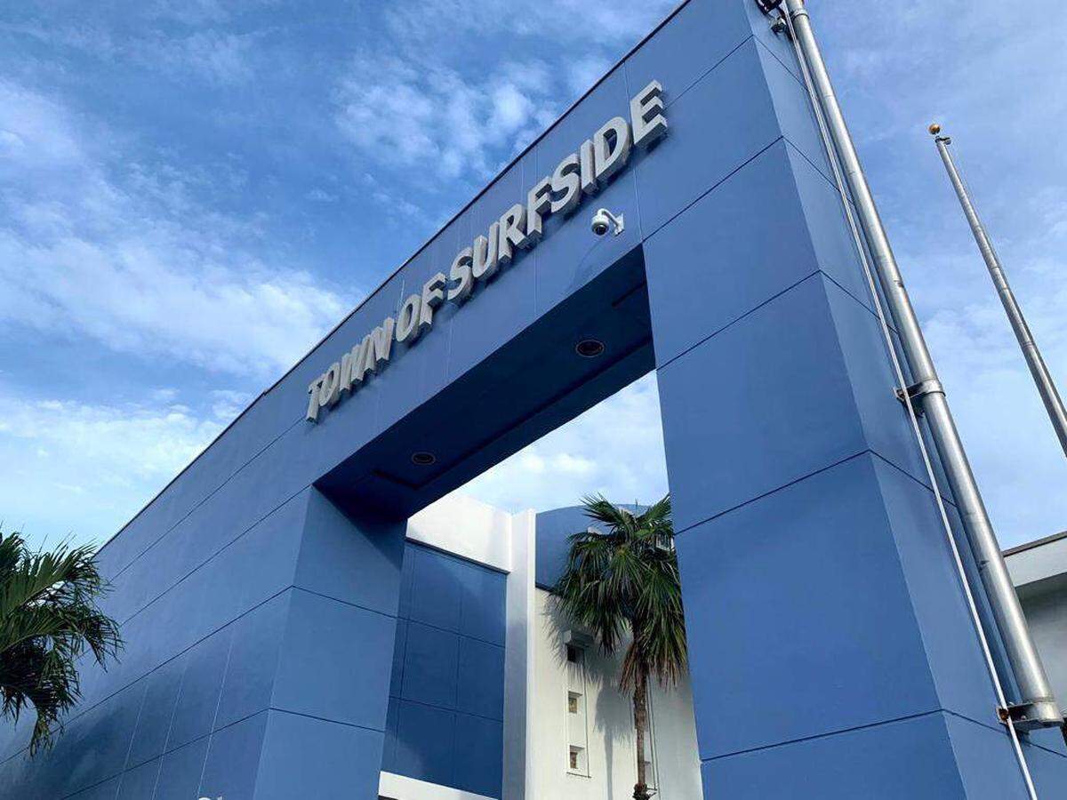 Ayuntamiento de Surfside.
