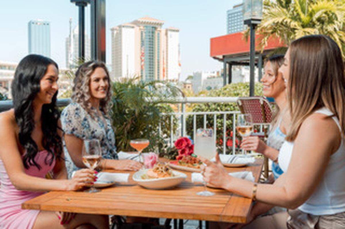American Social invita a las mamás a Rosé & Roses durante su habitual brunch.