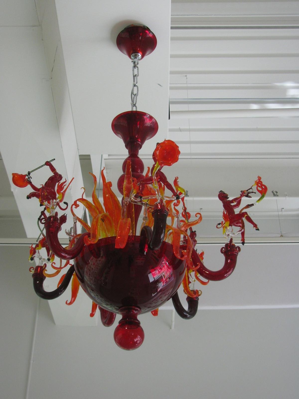Las esculturas de vidrio soplado del Museo Imagine no solo son extraordinarias sino que constituyen unas de las mayores colecciones de arte contemporáneo en cristal de los Estados Unidos.